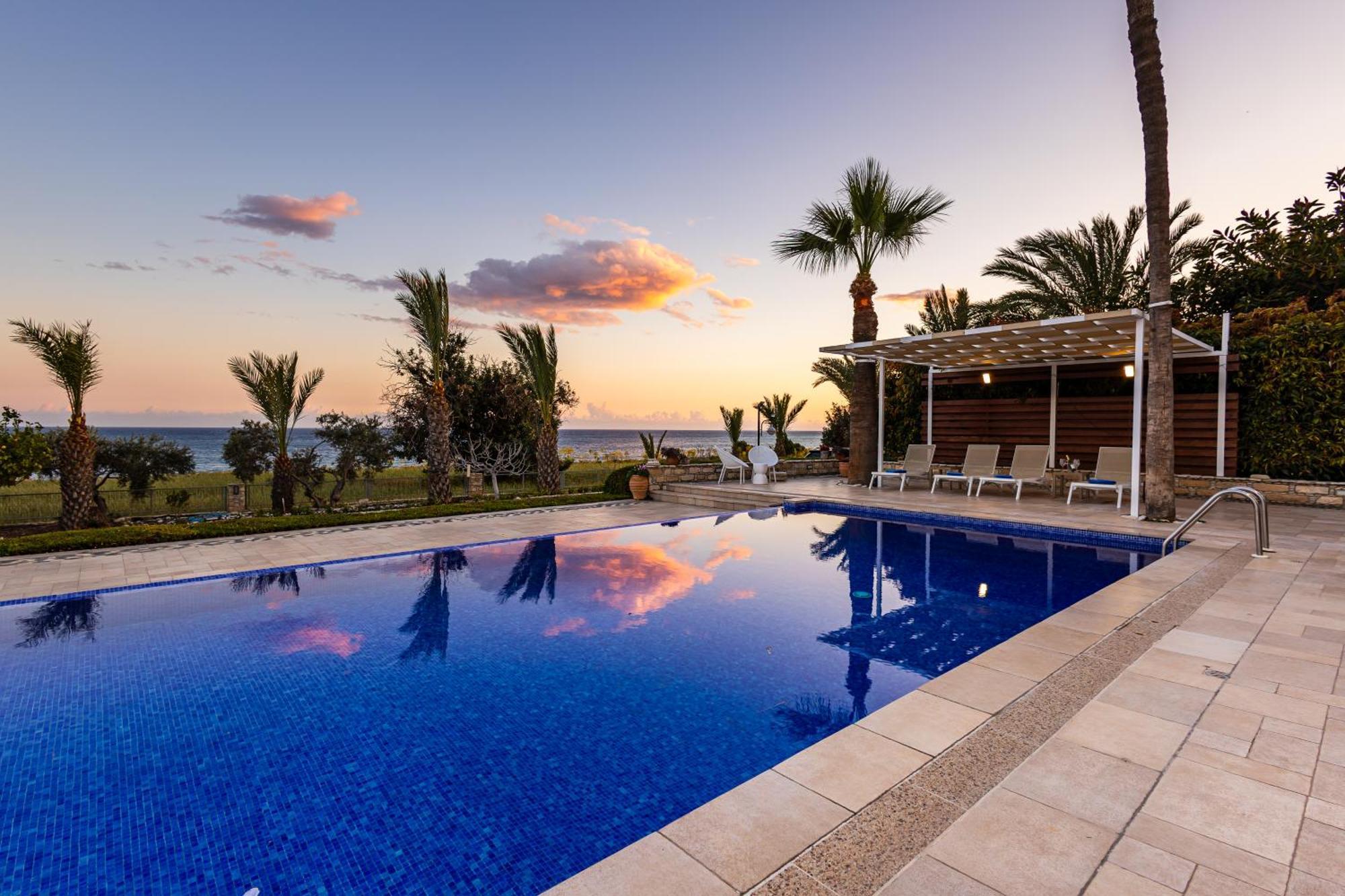 Villa Chrysta Agios Theodoros Екстериор снимка
