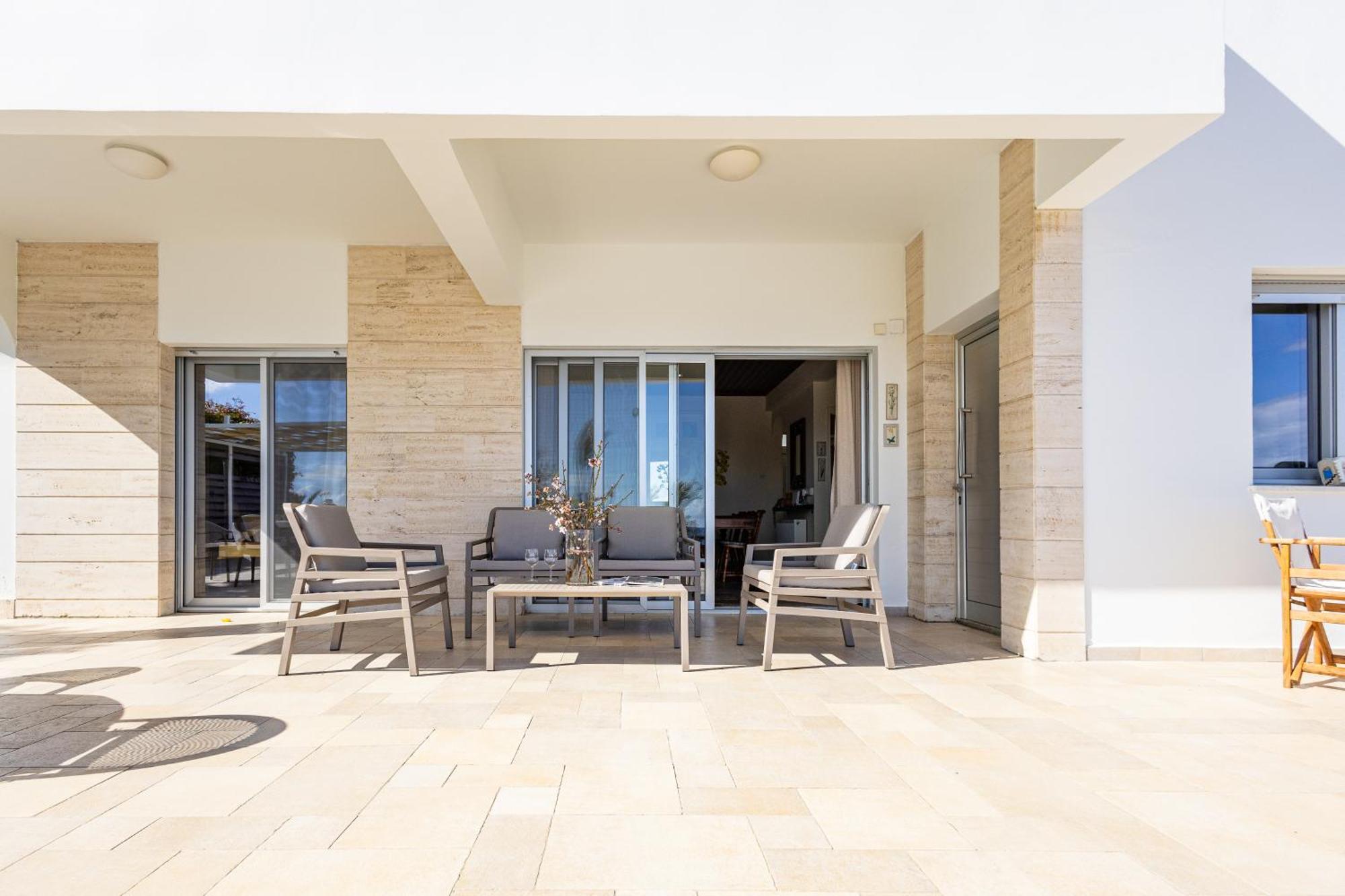 Villa Chrysta Agios Theodoros Екстериор снимка